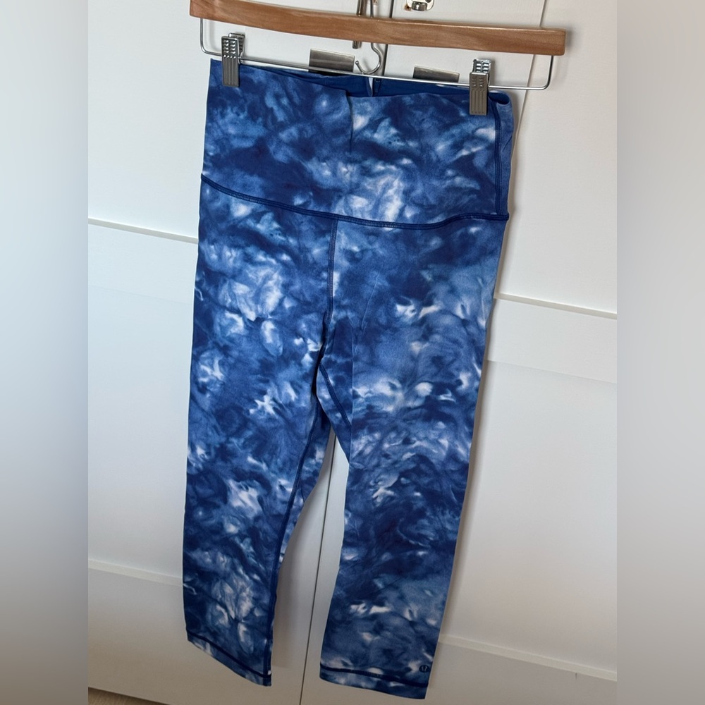 Lululemon wade the waters high rise pant
Size 8